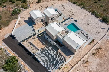 Modern Five-Bedroom Villa with Pool in Primošten