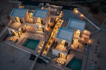 Modern Five-Bedroom Villa with Pool in Primošten