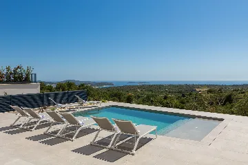Modern Five-Bedroom Villa with Pool in Primošten