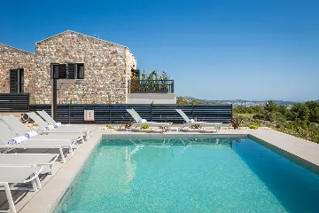 Modern Five-Bedroom Villa with Pool in Primošten