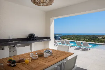 Modern Five-Bedroom Villa with Pool in Primošten
