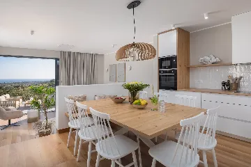 Modern Five-Bedroom Villa with Pool in Primošten