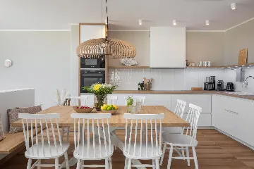 Modern Five-Bedroom Villa with Pool in Primošten