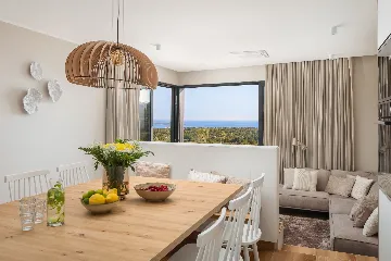 Modern Five-Bedroom Villa with Pool in Primošten