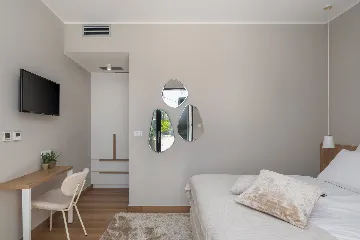 Modern Five-Bedroom Villa with Pool in Primošten