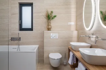 Modern Five-Bedroom Villa with Pool in Primošten