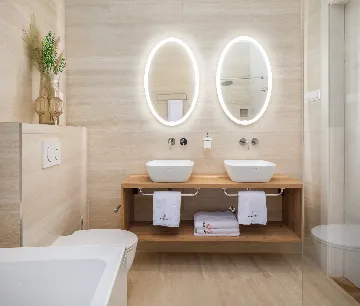 Modern Five-Bedroom Villa with Pool in Primošten