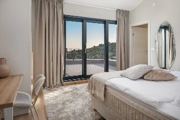 Modern Five-Bedroom Villa with Pool in Primošten