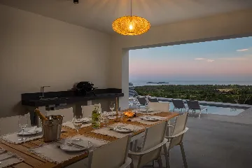 Modern Five-Bedroom Villa with Pool in Primošten