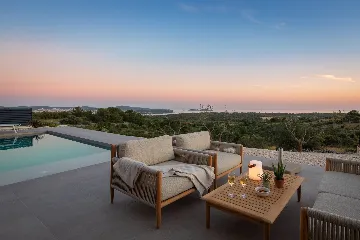 Modern Five-Bedroom Villa with Pool in Primošten