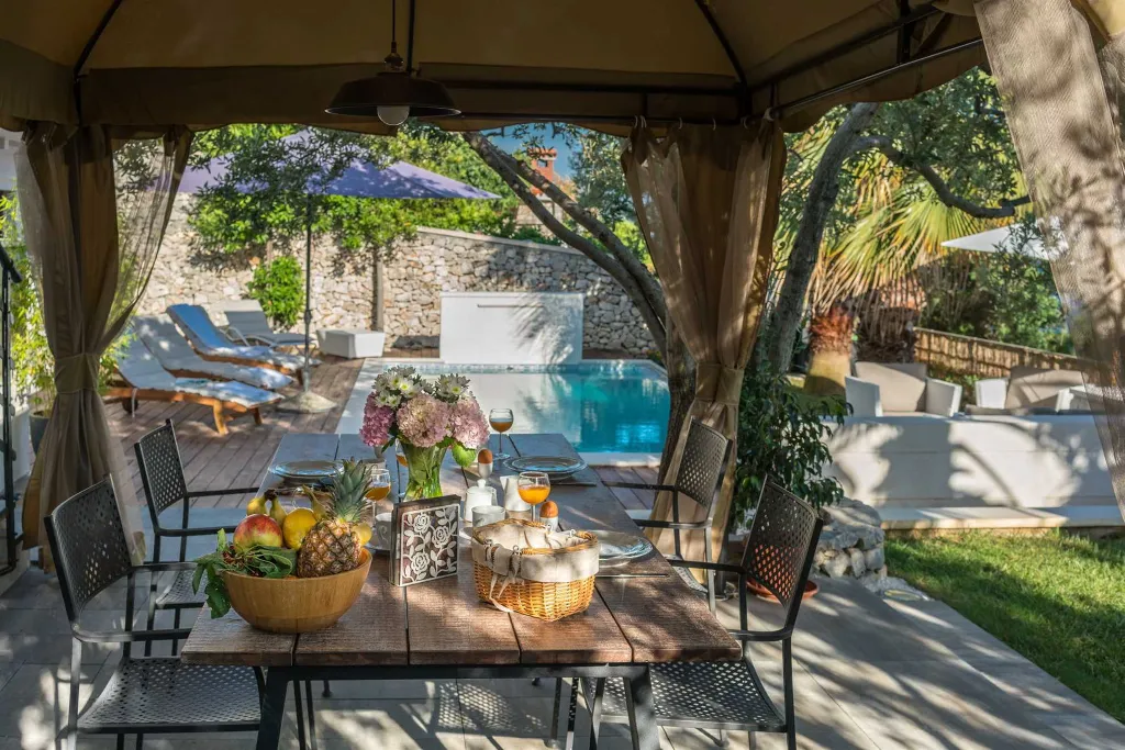 Modern Seaside Villa with Pool in Trogir