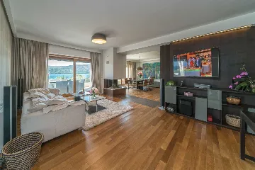 Modern Seaside Villa with Pool in Trogir