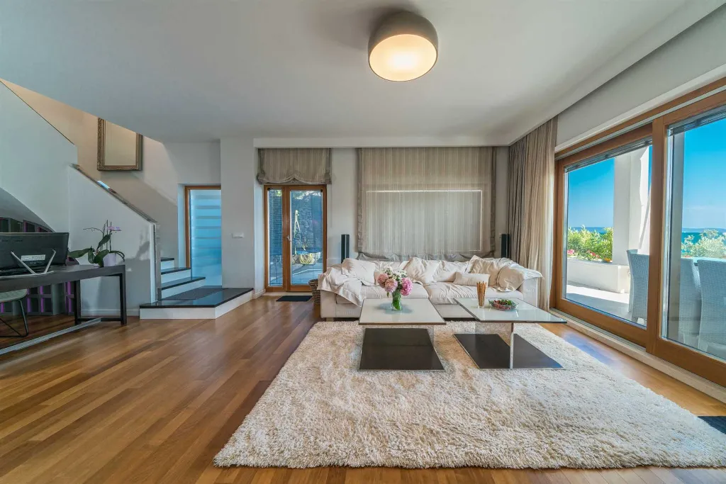 Modern Seaside Villa with Pool in Trogir