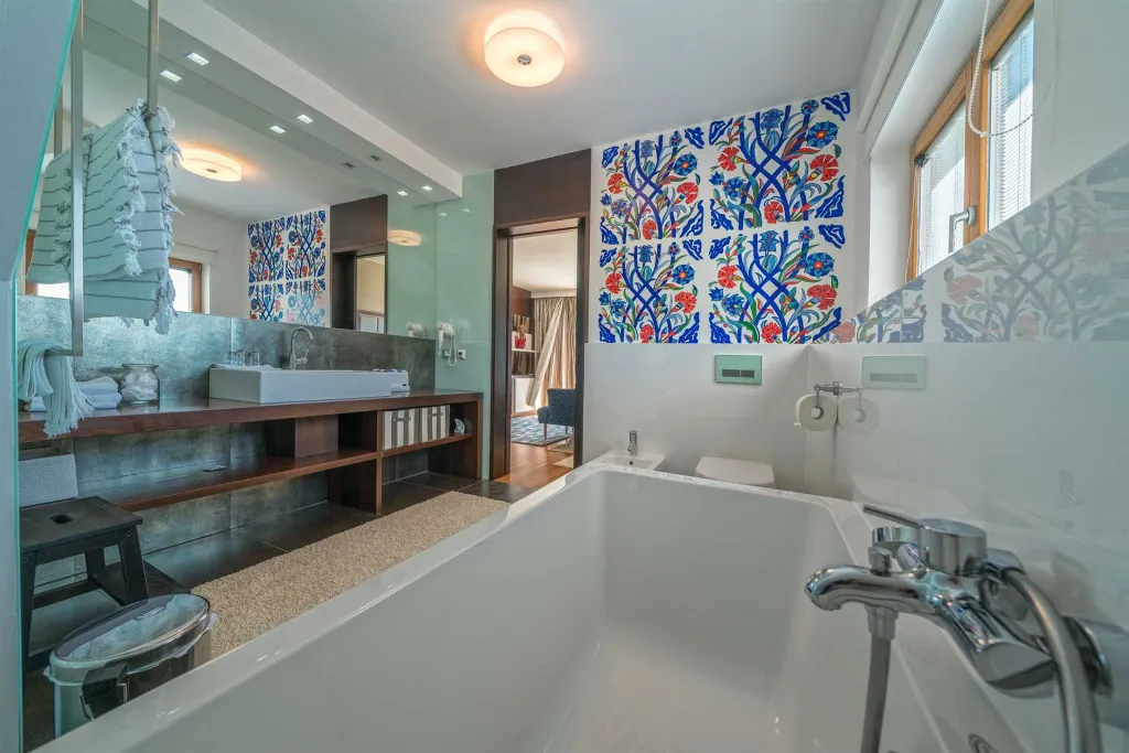 Modern Seaside Villa with Pool in Trogir