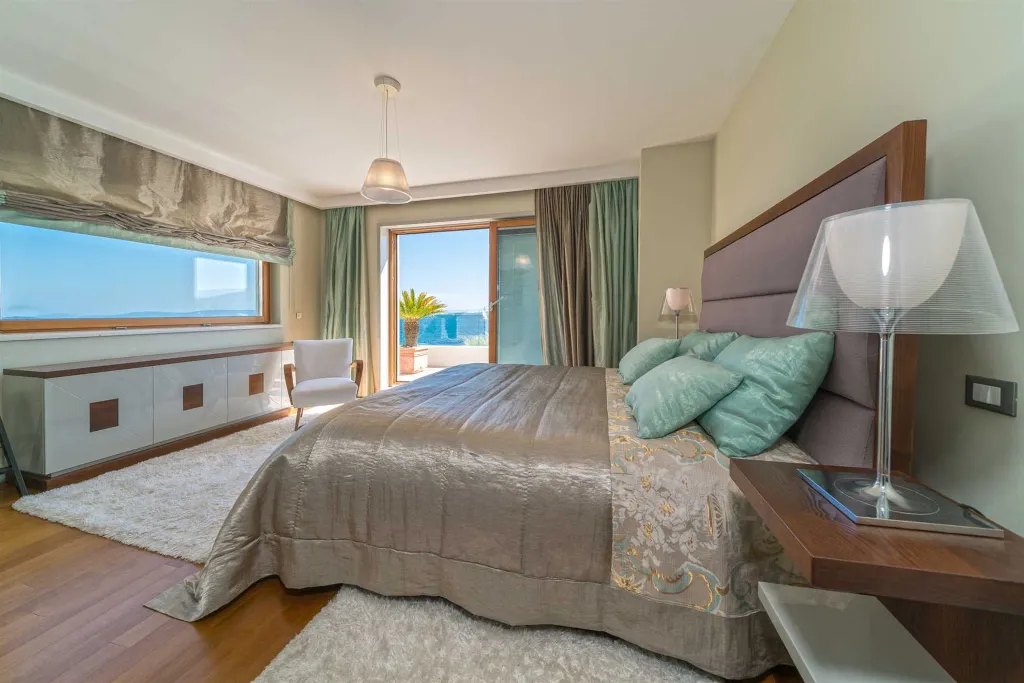 Modern Seaside Villa with Pool in Trogir