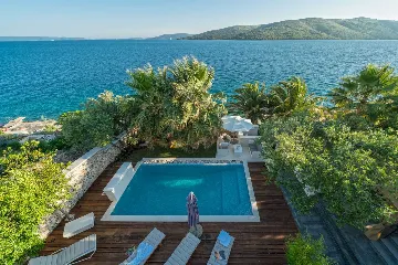 Modern Seaside Villa with Pool in Trogir