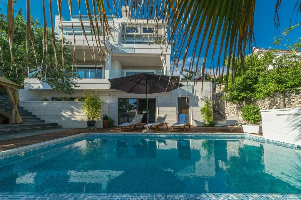Modern Seaside Villa with Pool in Trogir