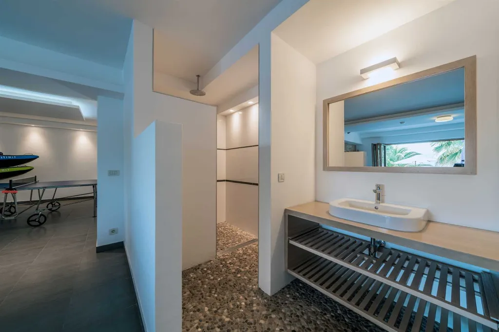 Modern Seaside Villa with Pool in Trogir