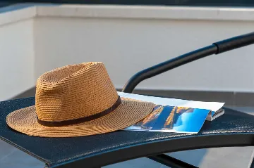 Modern Seaside Villa with Indoor and Outdoor Pools, Okrug Gornji