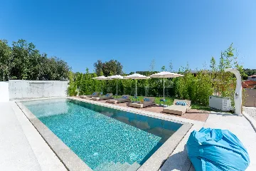 Modern Family Villa with Pool in Pula