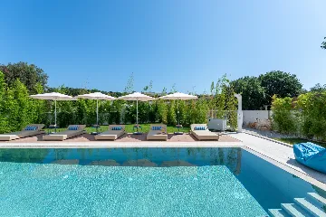 Modern Family Villa with Pool in Pula