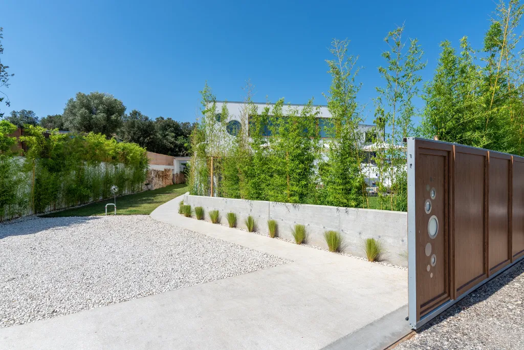 Modern Family Villa with Pool in Pula