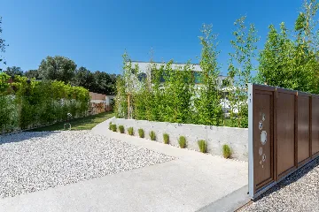 Modern Family Villa with Pool in Pula