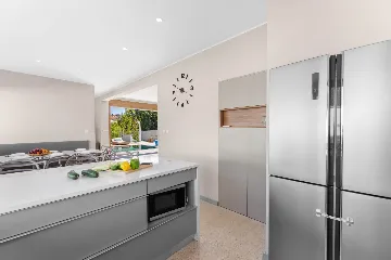 Modern Family Villa with Pool in Pula