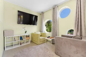 Modern Family Villa with Pool in Pula