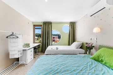 Modern Family Villa with Pool in Pula