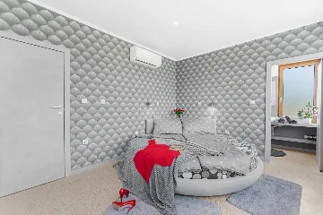 Modern Family Villa with Pool in Pula