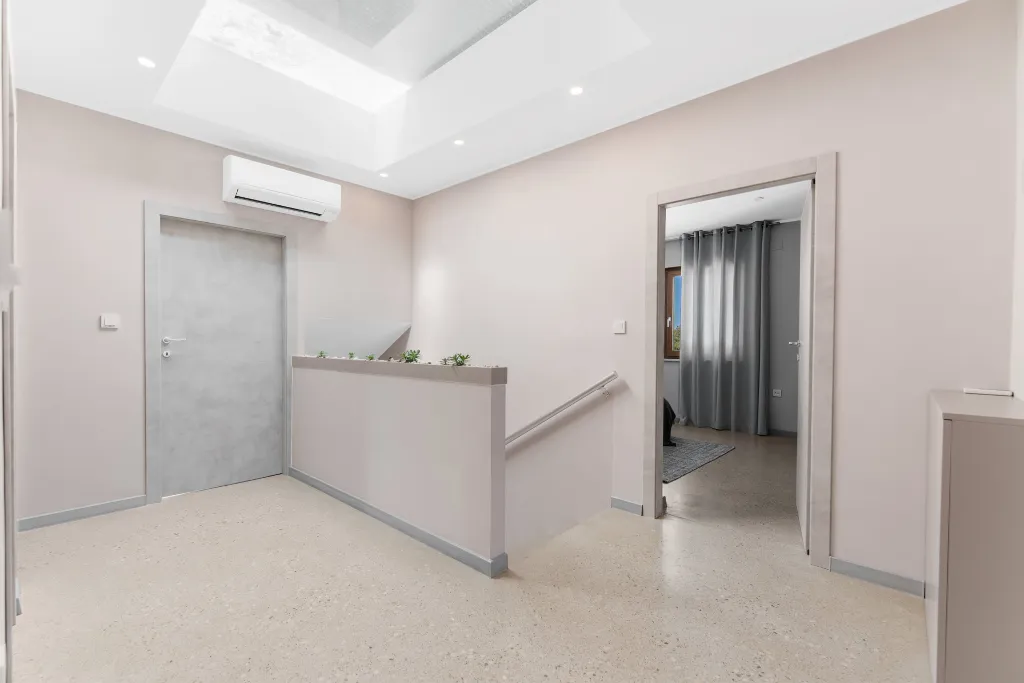 Modern Family Villa with Pool in Pula