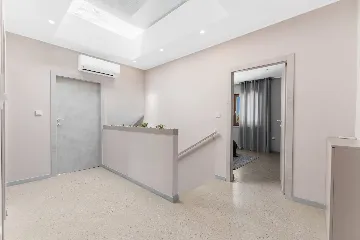 Modern Family Villa with Pool in Pula