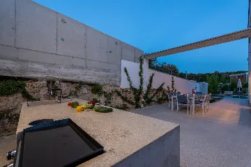 Modern Family Villa with Pool in Pula