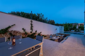 Modern Family Villa with Pool in Pula