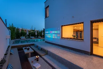 Modern Family Villa with Pool in Pula