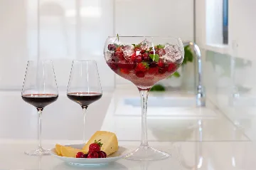 Six-Bedroom Villa with Heated Pool in Okrug Gornji