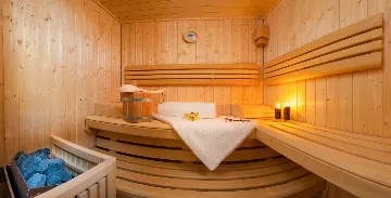 Six-Bedroom Villa with Heated Pool in Okrug Gornji