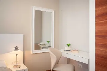 Six-Bedroom Villa with Heated Pool in Okrug Gornji