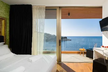 Coastal Retreat Villa with Pool, Primošten