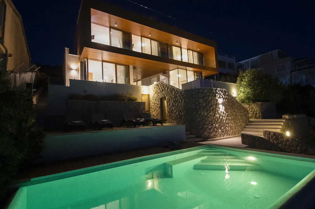 Coastal Retreat Villa with Pool, Primošten