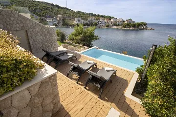 Coastal Retreat Villa with Pool, Primošten