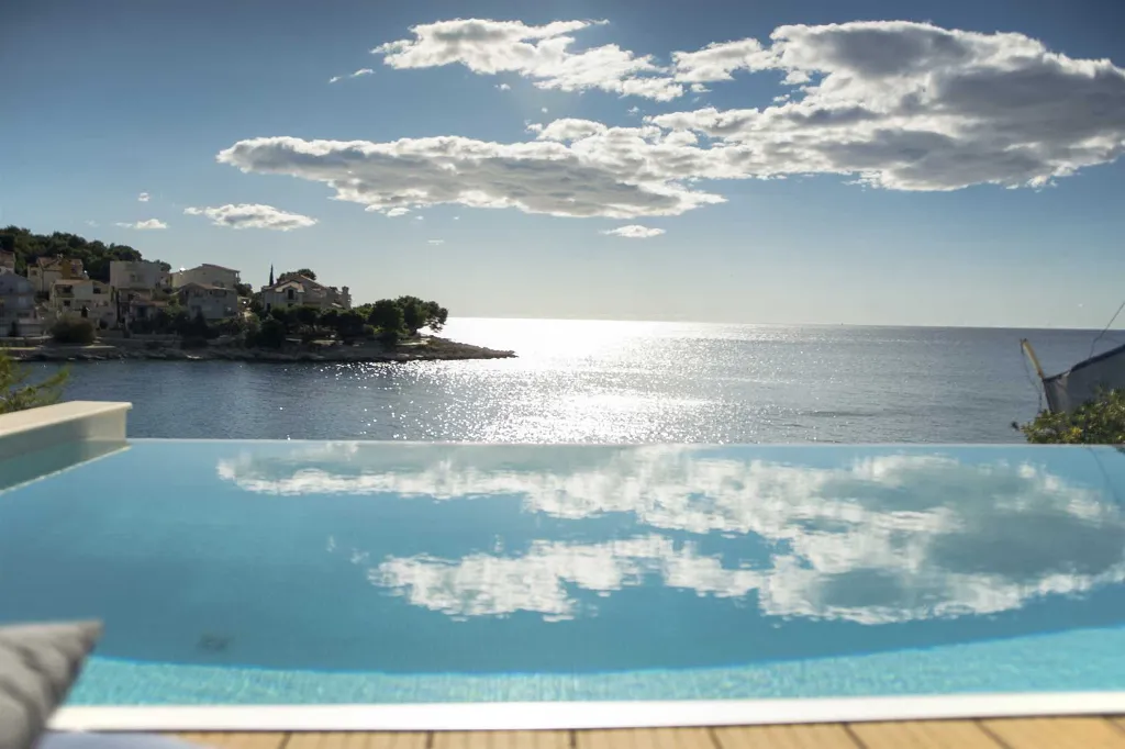 Coastal Retreat Villa with Pool, Primošten