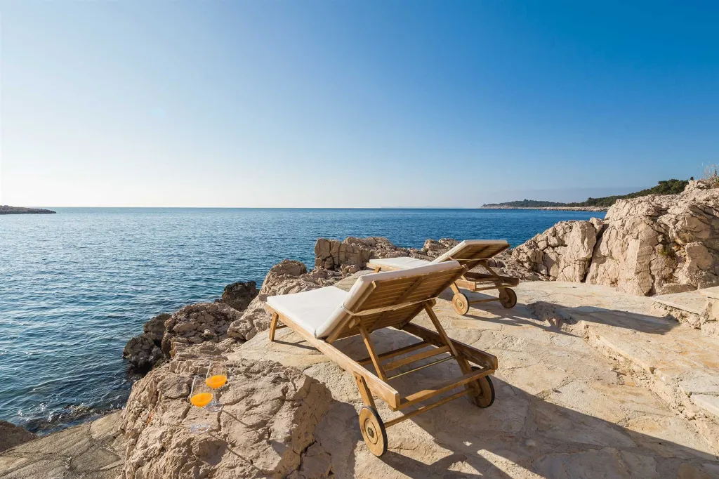 Coastal Retreat Villa with Pool, Primošten
