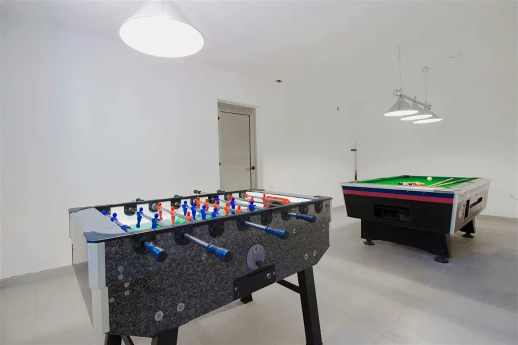 Coastal Retreat Villa with Pool, Primošten