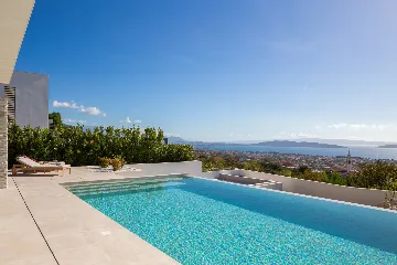 Contemporary 5-Bedroom Villa with Pool in Kaštel Stari