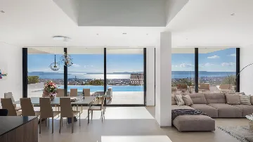 Contemporary 5-Bedroom Villa with Pool in Kaštel Stari