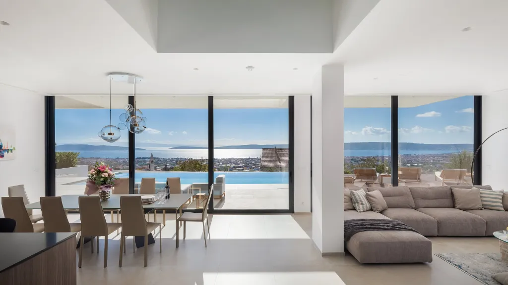 Contemporary 5-Bedroom Villa with Pool in Kaštel Stari