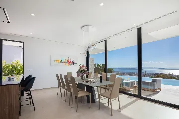 Contemporary 5-Bedroom Villa with Pool in Kaštel Stari