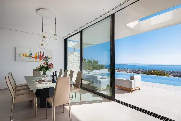 Contemporary 5-Bedroom Villa with Pool in Kaštel Stari